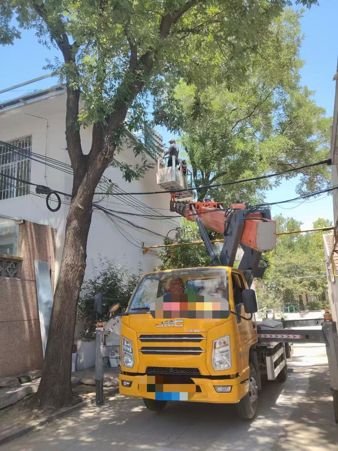 千山区高空作业车能吊装重物吗？最大承载多少公斤？