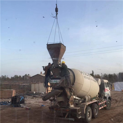 千山区“精准瞄准”—— 吊车的 “定位导航” 技术